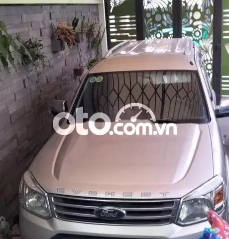 Ford Everest 2013 2.5L 4x2 MT - 202000 km