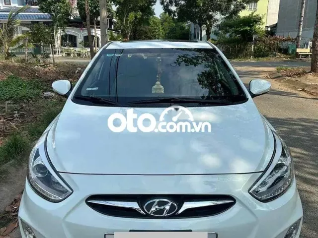 Hyundai Accent 2014 1.4 AT Hatchback - 67000 km