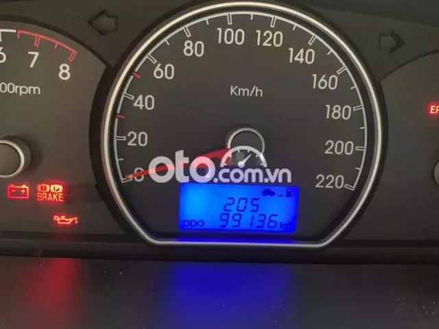 Ô tô Avante MT1.6 2011