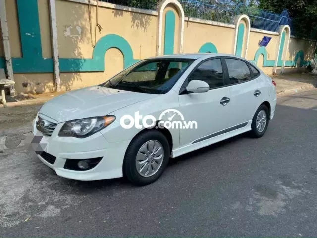 Ô tô Avante MT1.6 2011