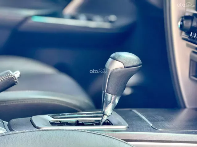 Toyota Fortuner 2022 số tự động tại Hà Nội