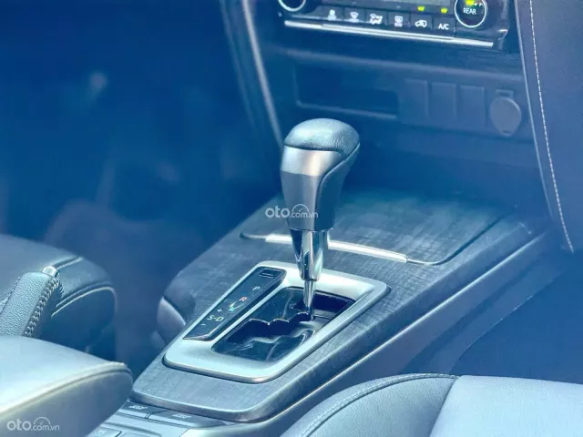Toyota Fortuner 2022 số tự động tại Hà Nội