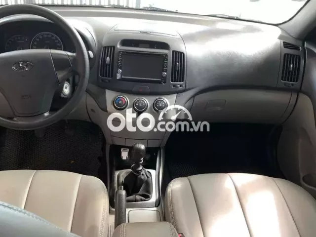 Ô tô Avante MT1.6 2011