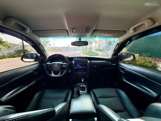 Toyota Fortuner 2022 số tự động tại Hà Nội