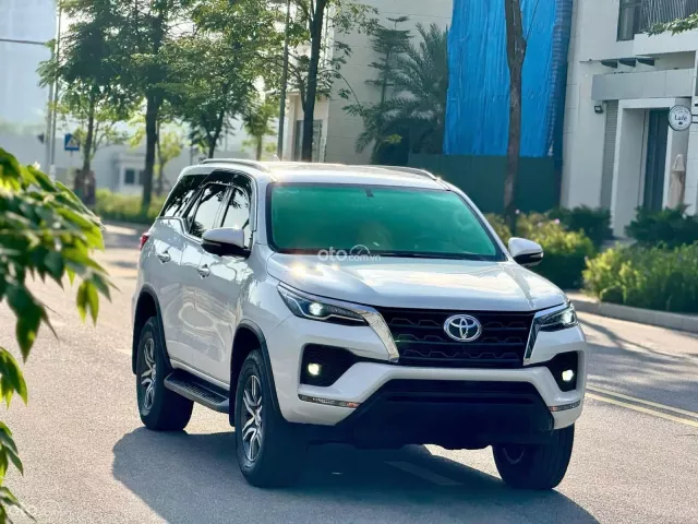 Toyota Fortuner 2022 số tự động tại Hà Nội