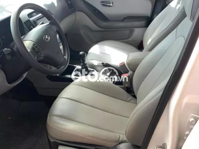 Ô tô Avante MT1.6 2011