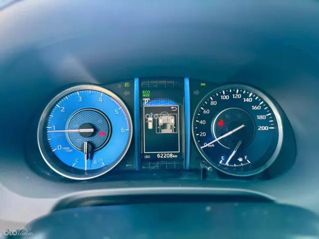 Toyota Fortuner 2022 số tự động tại Hà Nội