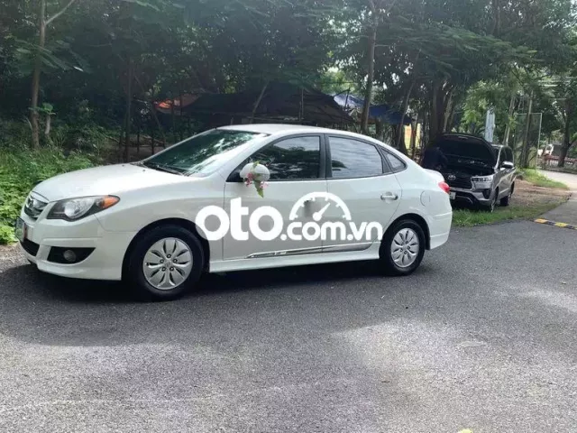 Ô tô Avante MT1.6 2011