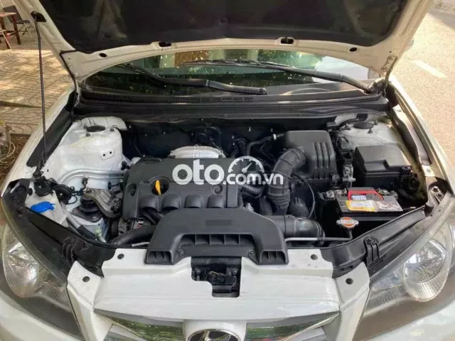 Ô tô Avante MT1.6 2011