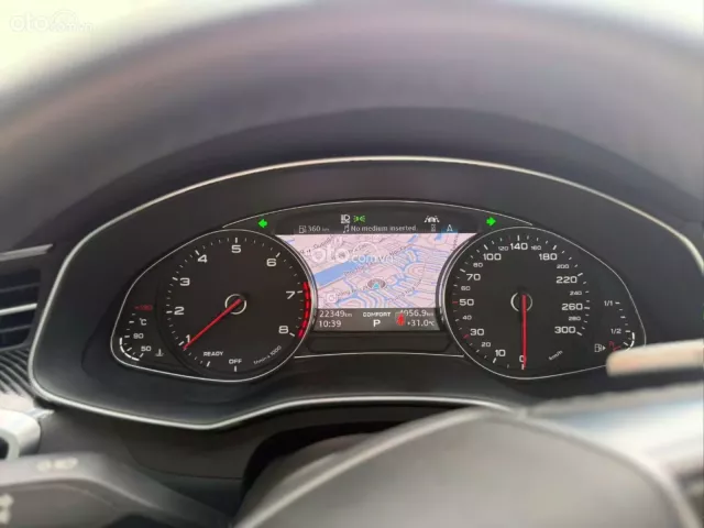 Xe nội thất còn mới, bảo dưỡng full hãng