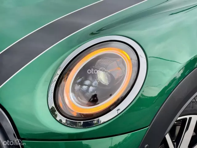 Xe dán PPF hơn 100 triệu bảo vệ sơn nguyên bả