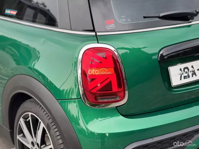 Xe dán PPF hơn 100 triệu bảo vệ sơn nguyên bả