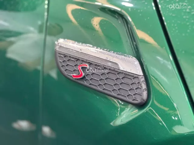 Xe dán PPF hơn 100 triệu bảo vệ sơn nguyên bả