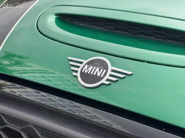 Xe dán PPF hơn 100 triệu bảo vệ sơn nguyên bả