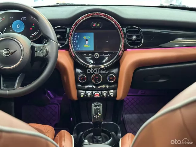 Xe dán PPF hơn 100 triệu bảo vệ sơn nguyên bả