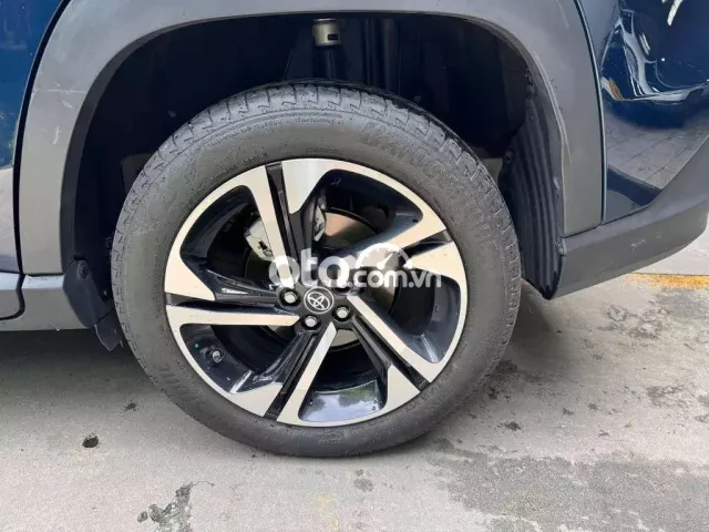 Yaris Cross Siêu Mới Màu Xanh, 2024 Ít Đi 17000 km