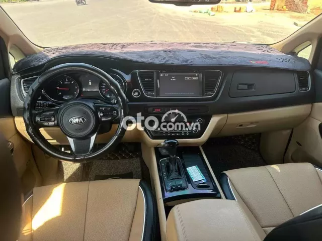Kia Sedona 2016 2.2L DATH - 120000 km