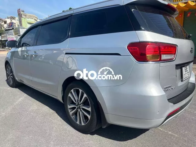 Kia Sedona 2016 2.2L DATH - 120000 km
