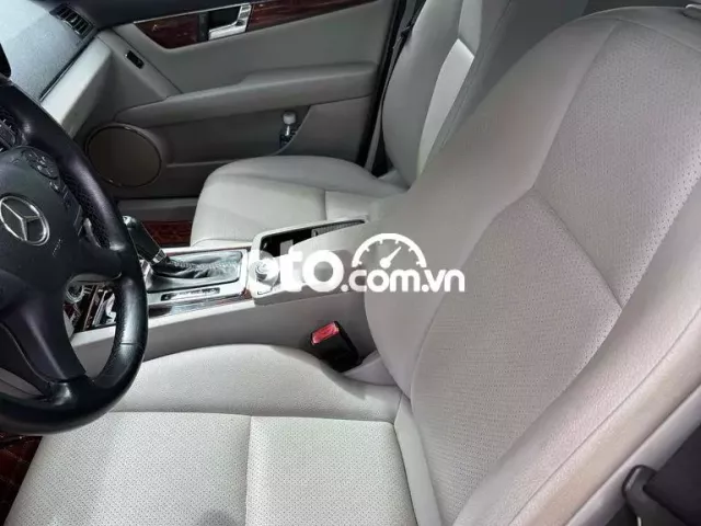 Mercedes Benz C Class 2009 C250 CGI - 100000 km