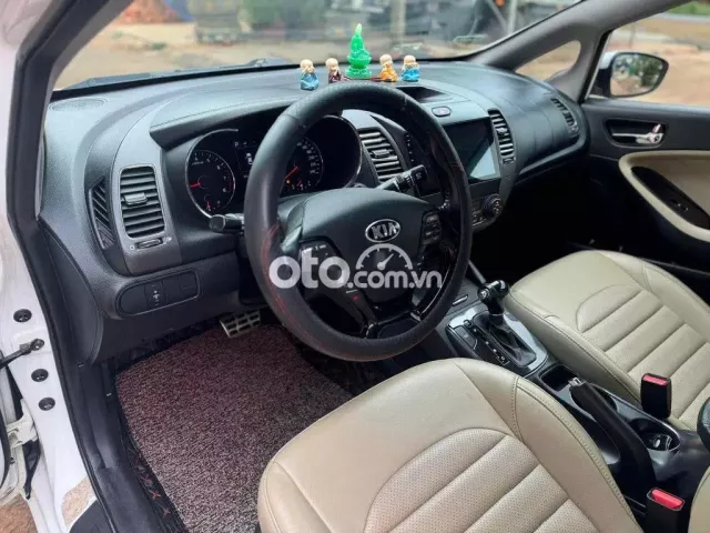 Kia Cerato 2017 1.6 AT - 98000 km