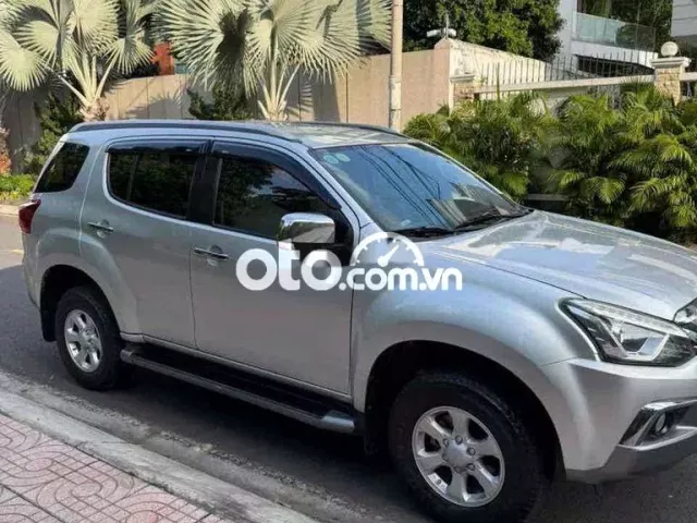 ISUZU MU-X B7 máy dầu 1.9 Turbo số sàn 2019