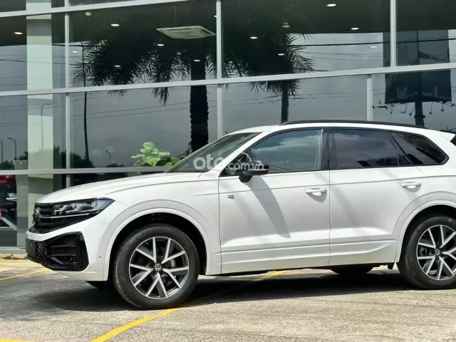 Phiên bản Rline mẫu mới sang trọng đẳng cấp ưu đãi 3 năm bảo dưỡng miễn phí