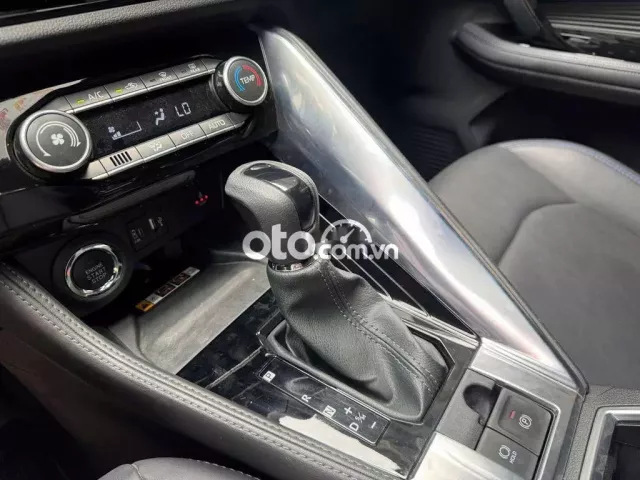 Yaris Cross Siêu Mới Màu Xanh, 2024 Ít Đi 17000 km