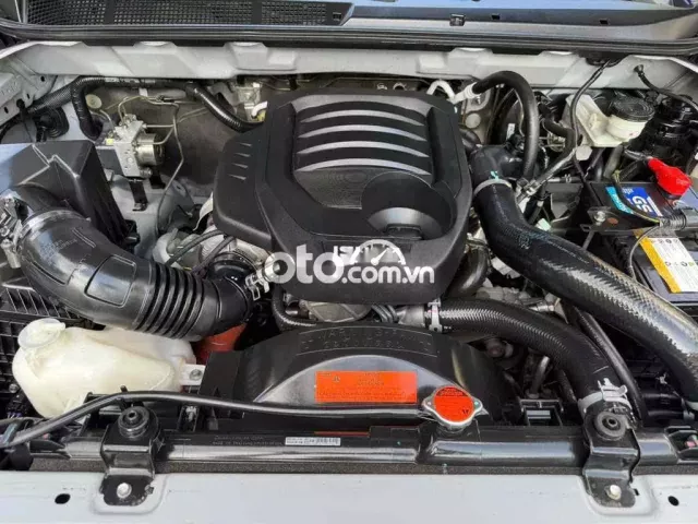 ISUZU MU-X B7 máy dầu 1.9 Turbo số sàn 2019