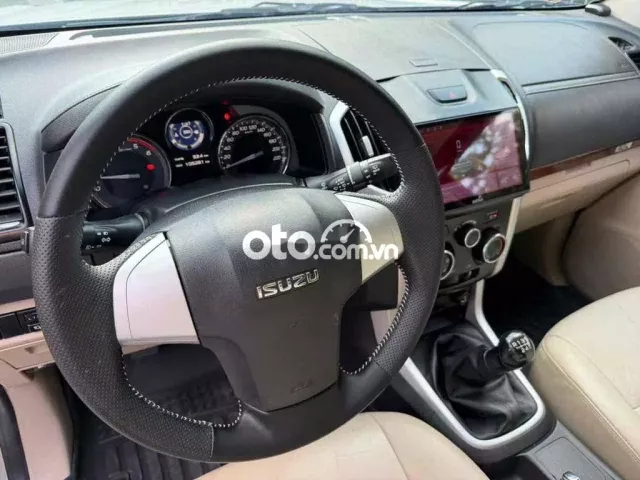ISUZU MU-X B7 máy dầu 1.9 Turbo số sàn 2019