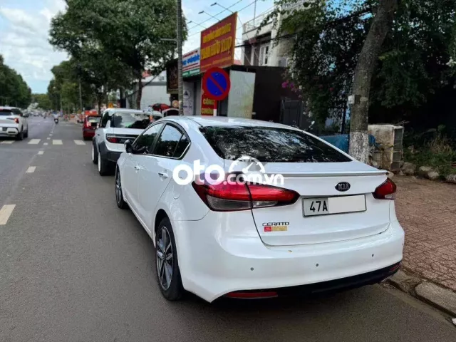 Kia Cerato 2017 1.6 AT - 98000 km