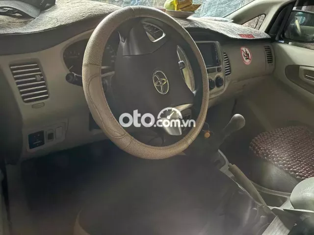 Toyota Innova 2014 2.0G - 65000 km