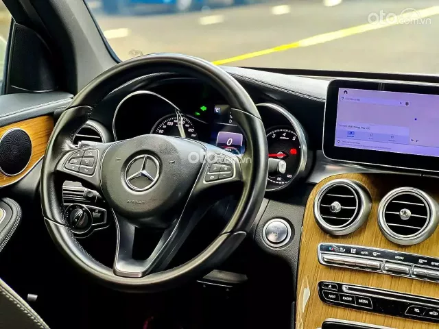 Model 2018, màu TRẮNG sang trọng – FULL OPTION