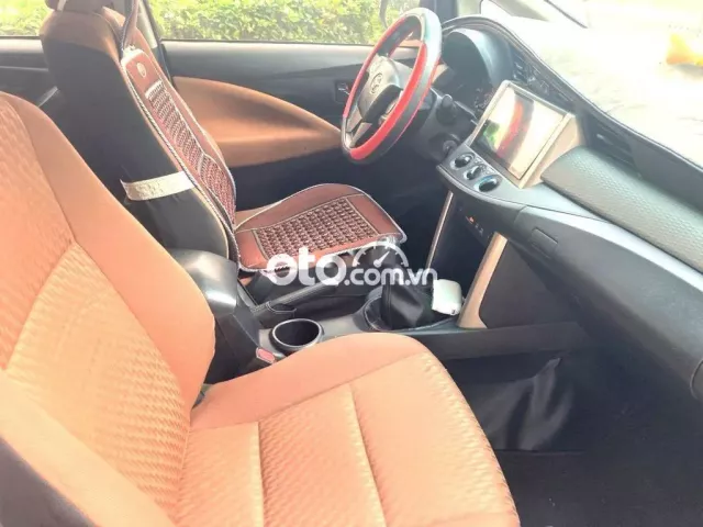 BÁN INNOVA cuối 2019E MÀU BẠC ZIN XE NHÀ: 398 TR