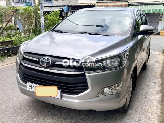 BÁN INNOVA cuối 2019E MÀU BẠC ZIN XE NHÀ: 398 TR