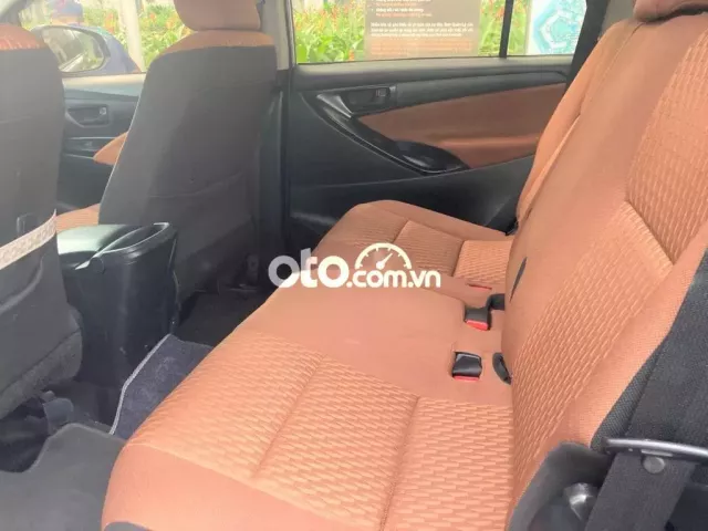 BÁN INNOVA cuối 2019E MÀU BẠC ZIN XE NHÀ: 398 TR