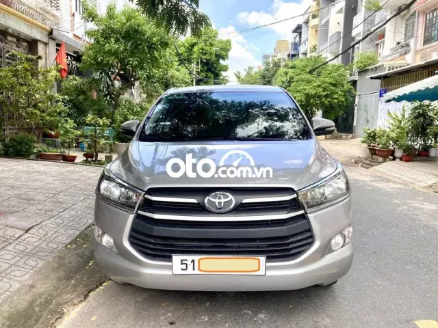 BÁN INNOVA cuối 2019E MÀU BẠC ZIN XE NHÀ: 398 TR