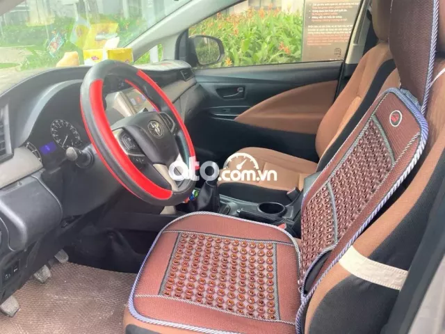 BÁN INNOVA cuối 2019E MÀU BẠC ZIN XE NHÀ: 398 TR