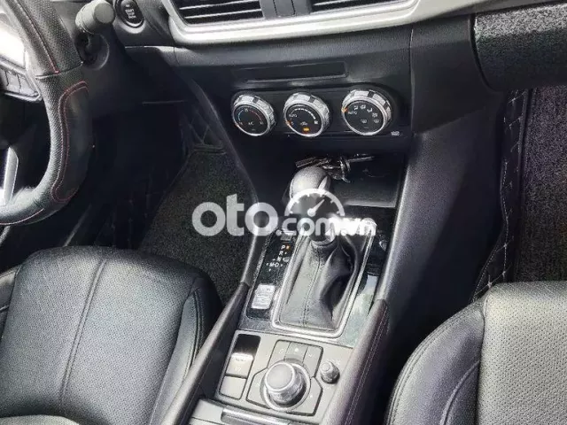 Cần bán xe Mazda3 2017 - 8v xe bao zin 99,9%