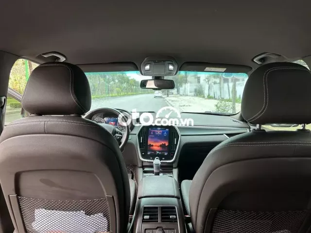 VinFast Lux SA2.0 2020 2.0 AT - 60000 km