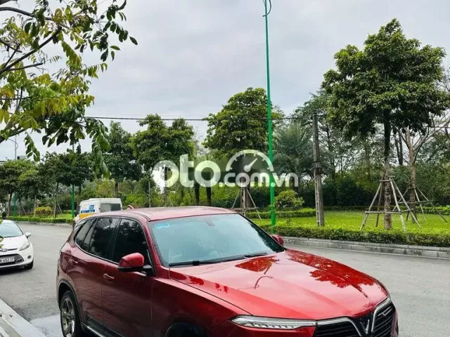 VinFast Lux SA2.0 2020 2.0 AT - 60000 km