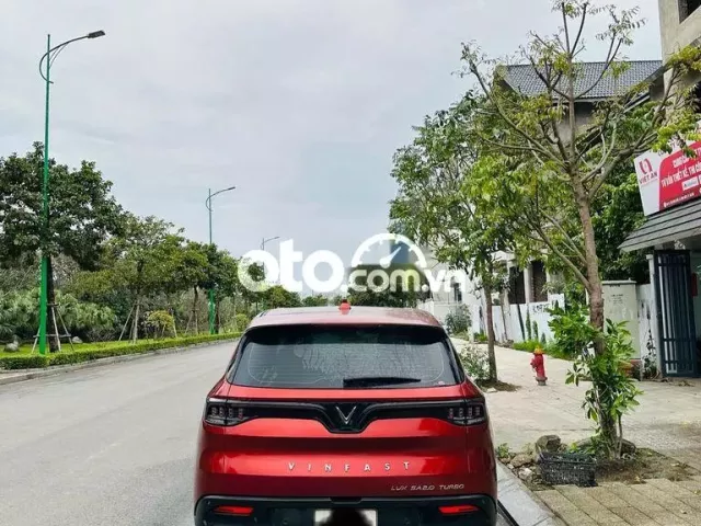 VinFast Lux SA2.0 2020 2.0 AT - 60000 km