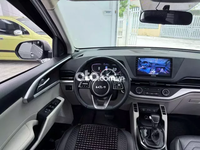 KIA CARENS sx2023 1.5G IVT - 15139 km