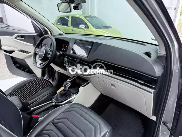 KIA CARENS sx2023 1.5G IVT - 15139 km