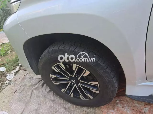 18 1070 2021 4x4 AT Premium - 12 km