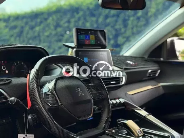 Peugeot 5008 2018 1.6L Turbo - 84000 km