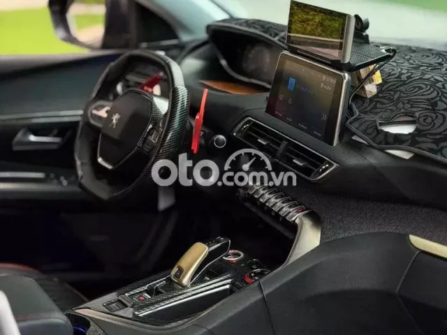 Peugeot 5008 2018 1.6L Turbo - 84000 km