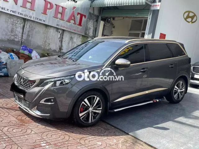 Peugeot 5008 2018 1.6L Turbo - 84000 km
