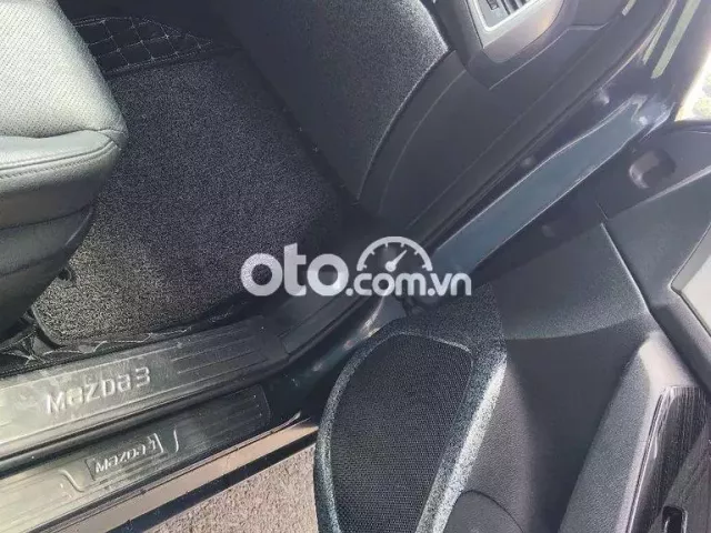 Cần bán xe Mazda3 2017 - 8v xe bao zin 99,9%