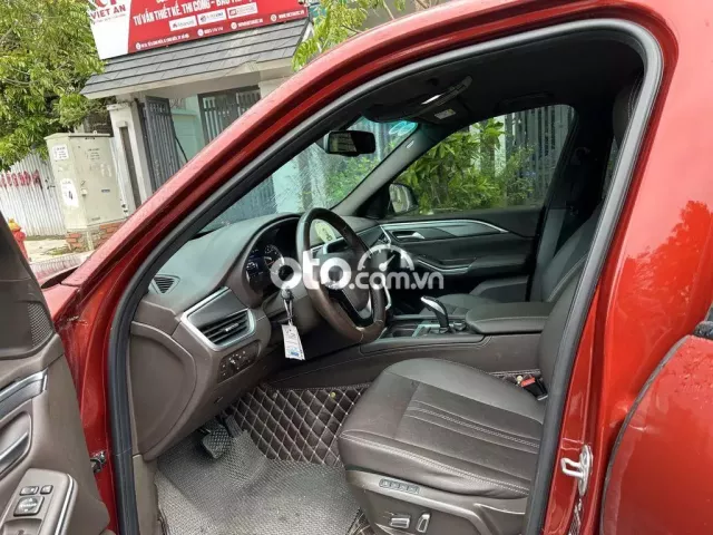 VinFast Lux SA2.0 2020 2.0 AT - 60000 km