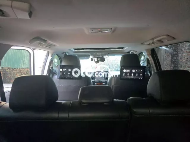 18 1070 2021 4x4 AT Premium - 12 km